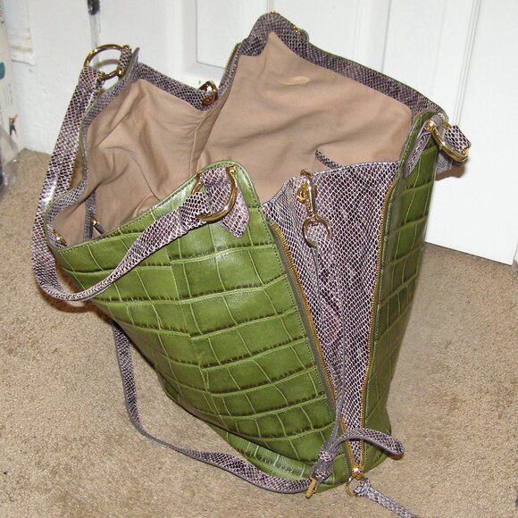 💚🐊 NWOT G.I.L.I. GREEN Croco Embossed Italian Leather Slouchy Wing Hobo - Picture 9 of 16
